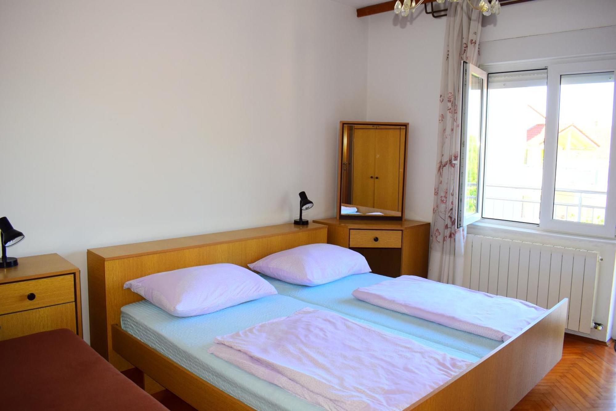 Apartments Milica Malinska Rom bilde
