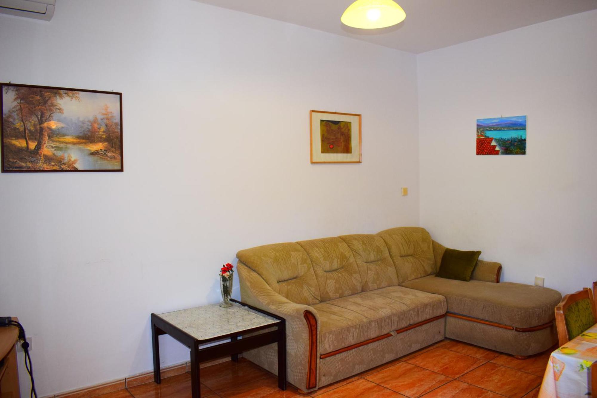 Apartments Milica Malinska Rom bilde