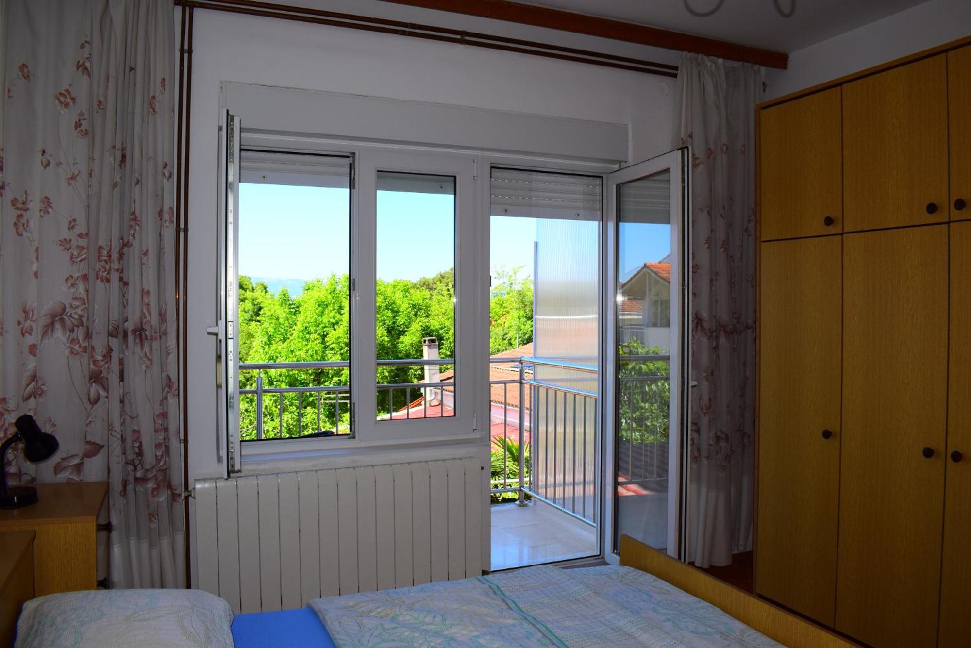 Apartments Milica Malinska Rom bilde