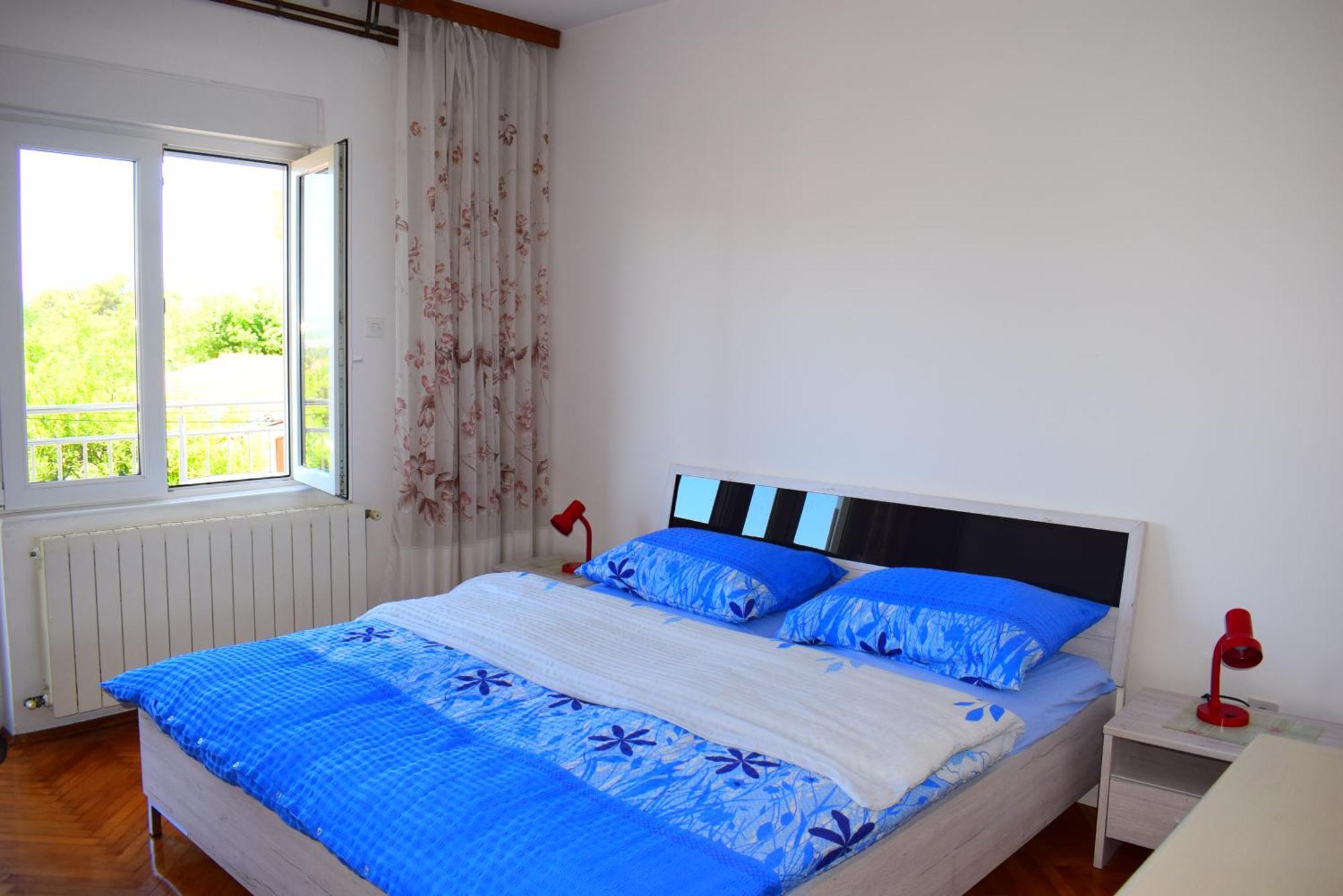 Apartments Milica Malinska Rom bilde